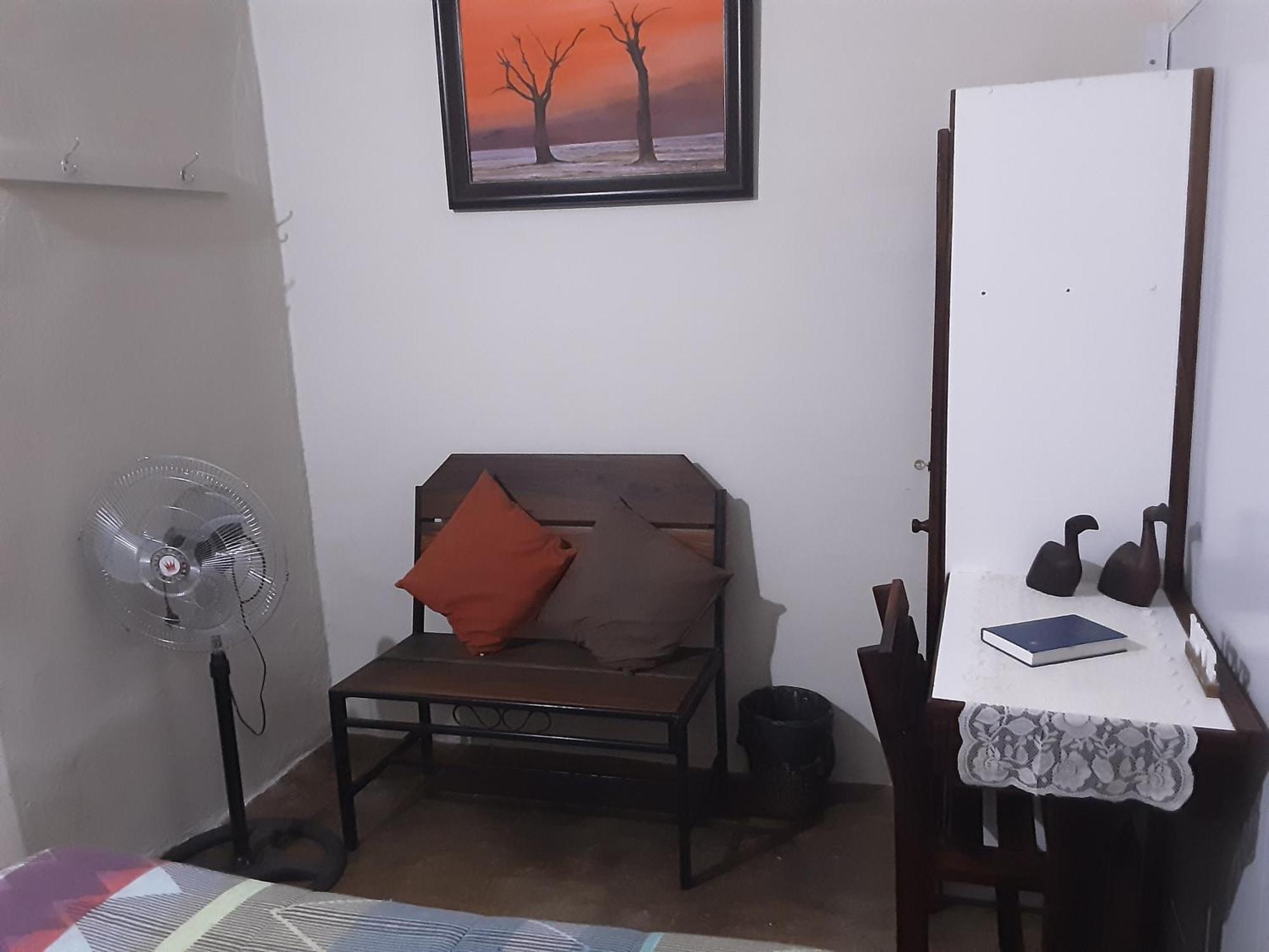 Kai-Oms Backpackers Lodge Outjo Extérieur photo