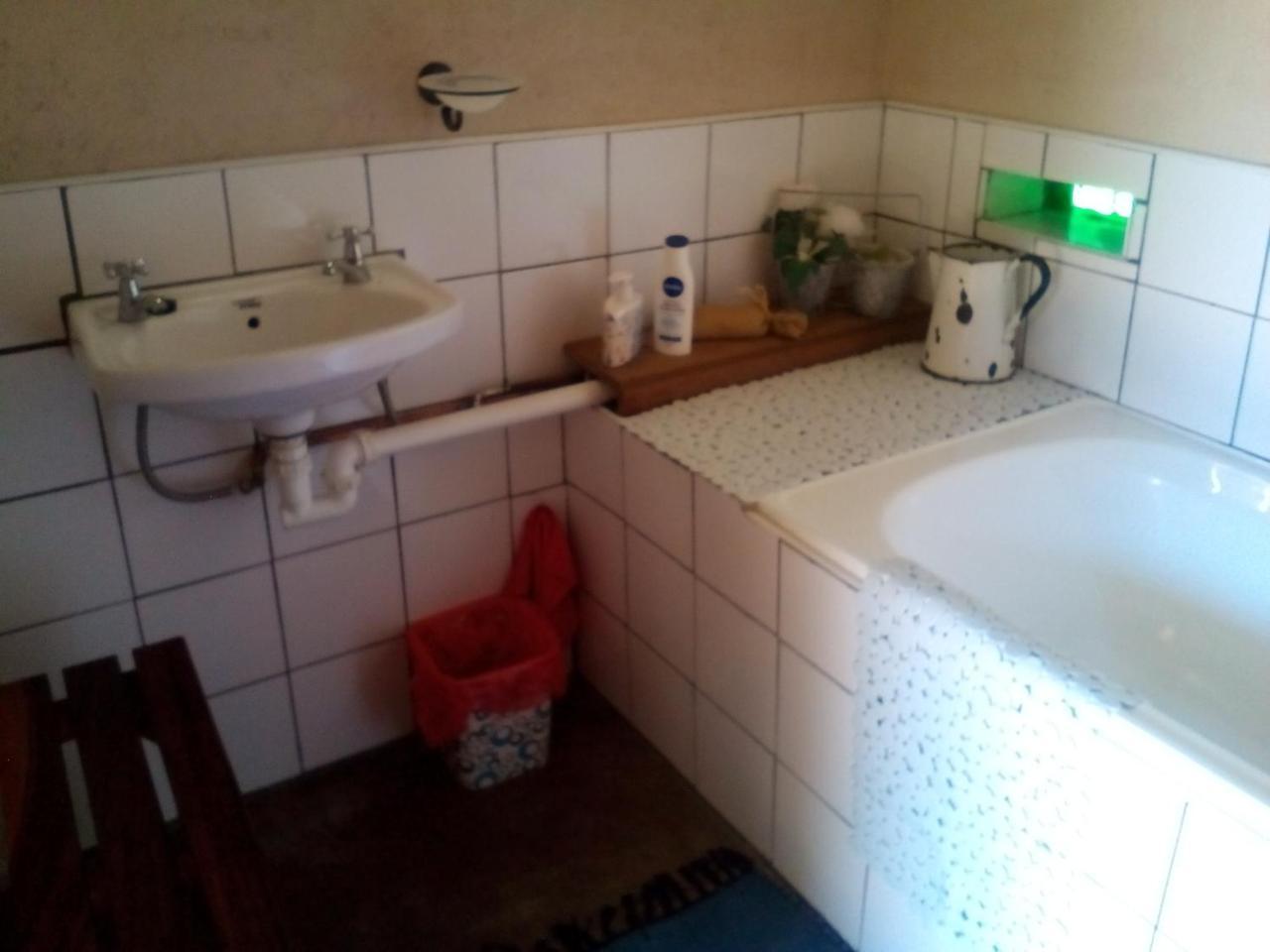 Kai-Oms Backpackers Lodge Outjo Extérieur photo